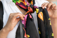 Load image into Gallery viewer, BLACK LEAVES